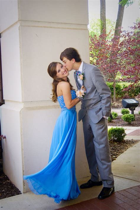 kiss prom